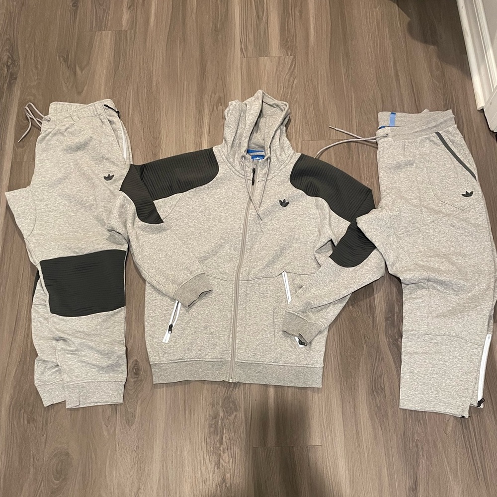 Men’s Vintage Adidas Original 2012 full sweatsuit — Gray w/3M — Size L/XL